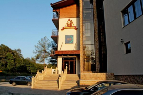 Golden Hills Hotel